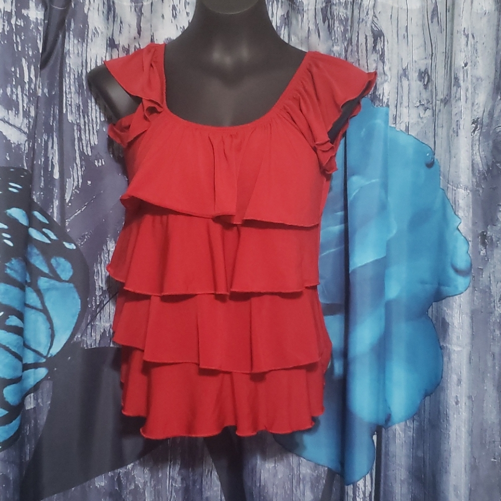 Red ruffle front top L